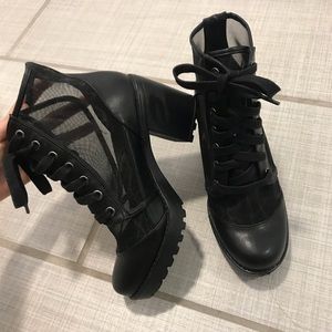 Black ankle chunky boots